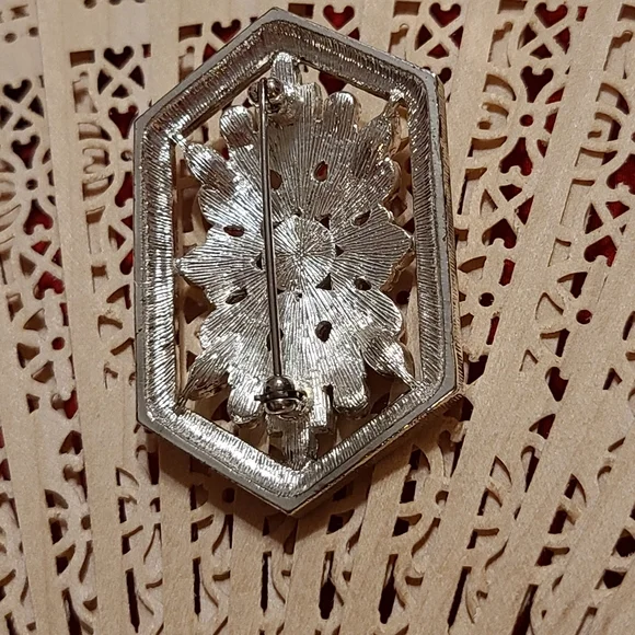 Vintage Brooch for sale - Picture 5 of 9